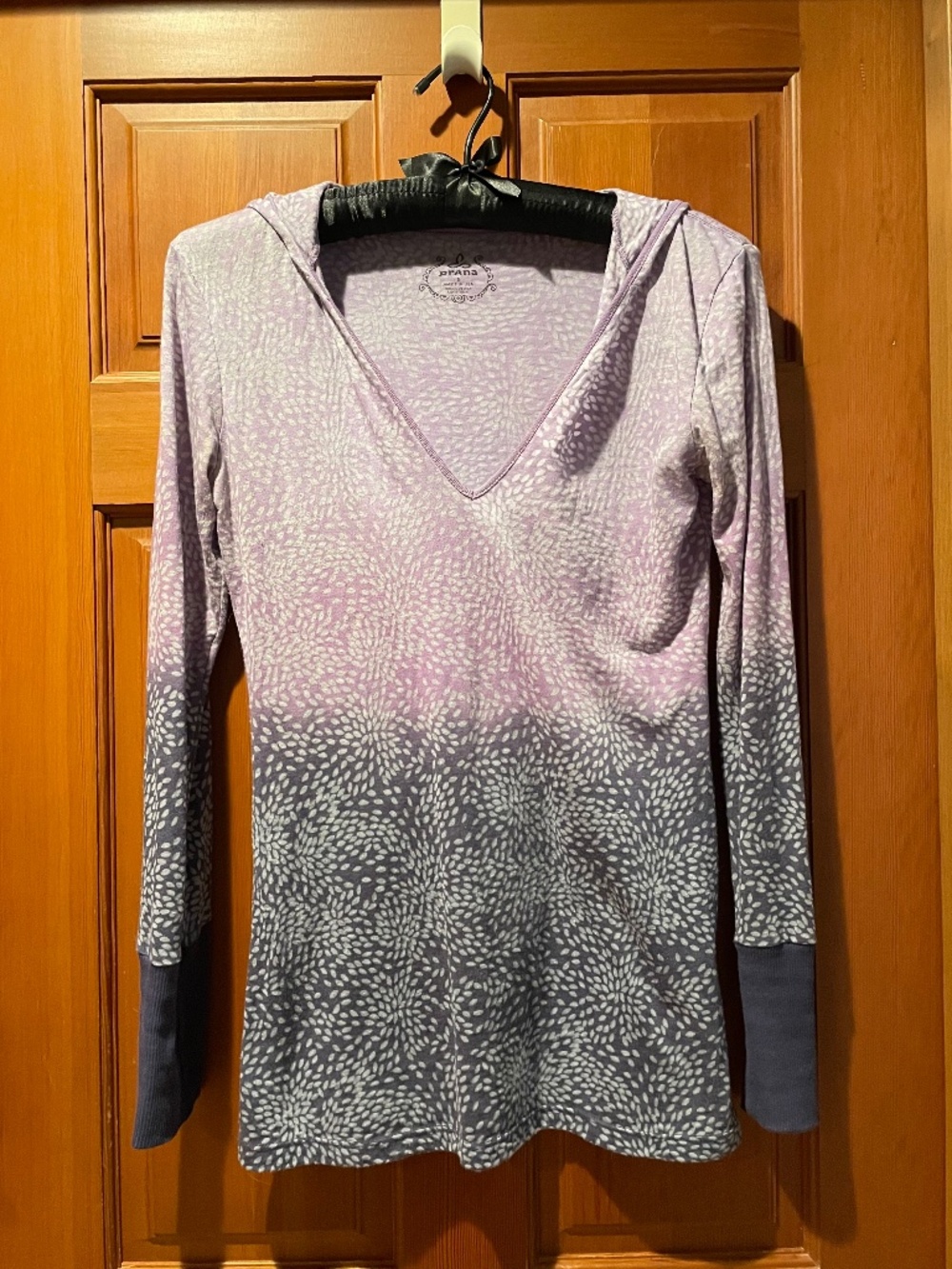 PRANA Julz Hoodie Pullover Top in Lavender & Charcoal Ombre Floral Print Pattern